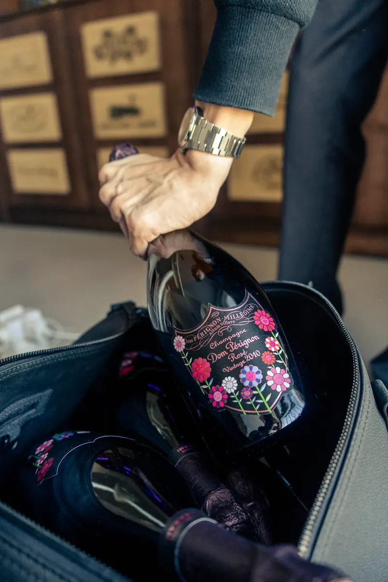 Dom Pérignon Rosé 2010 x Murakami - gros plan